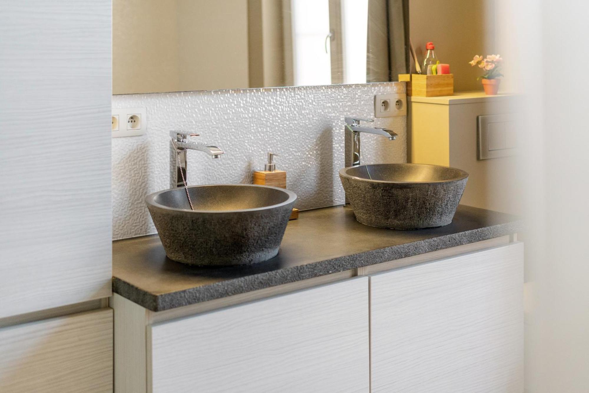 Spacious Guest Suites Near Historic Market - 5 Min Walk Bruges Exterior photo