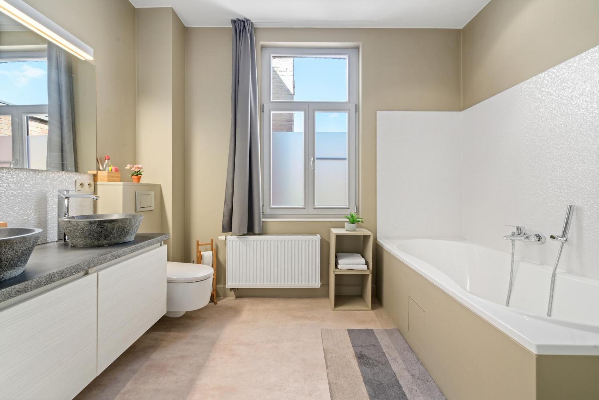 Spacious Guest Suites Near Historic Market - 5 Min Walk Bruges Exterior photo